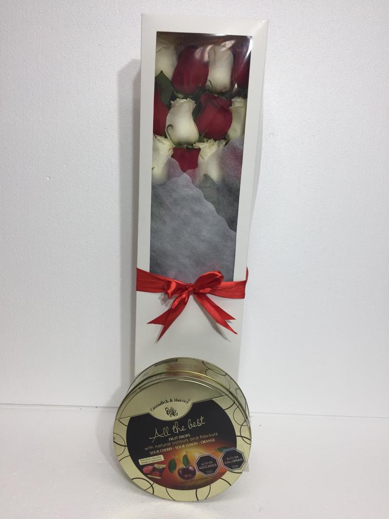 Caja con 12 Rosas y Caramelos Mix de 200 Gramos